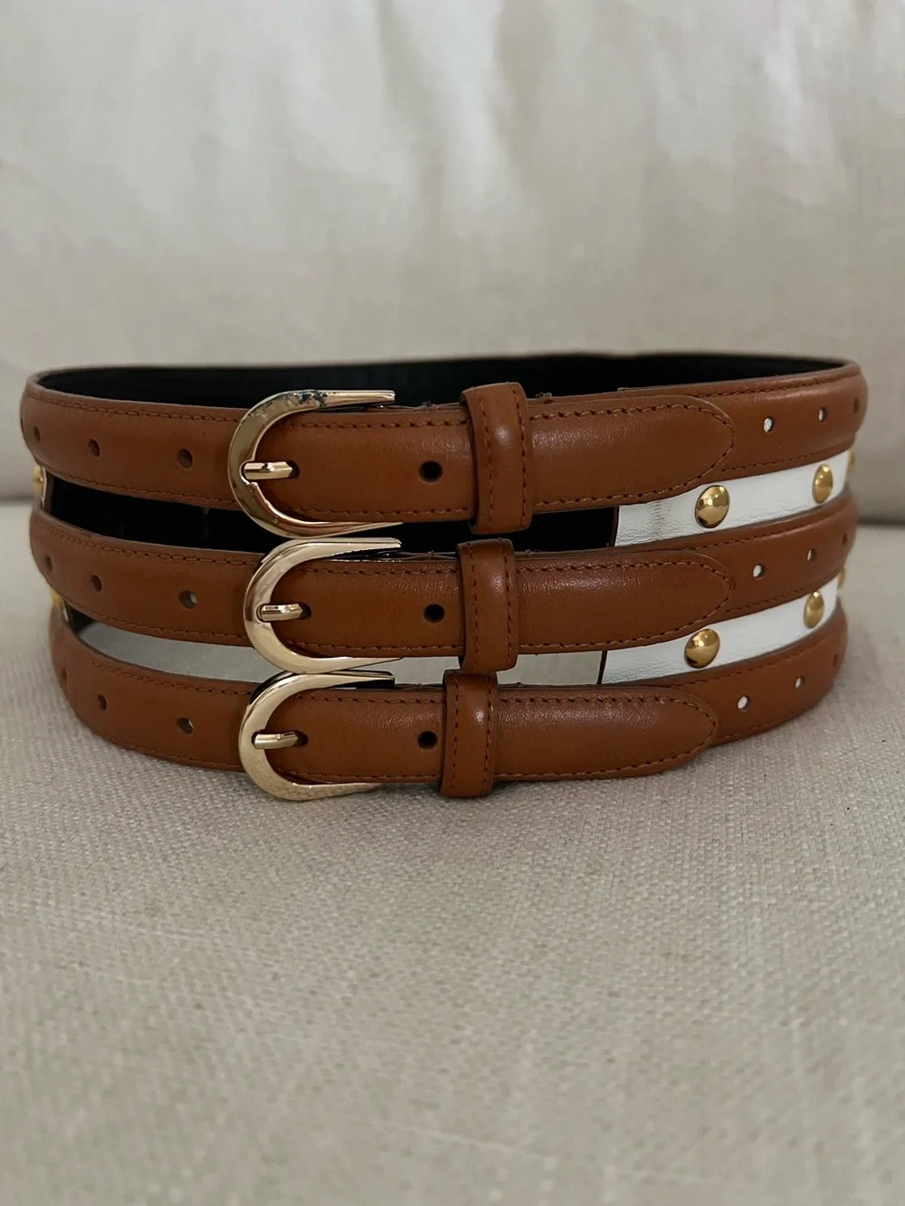 Stunning Oscar de la Renta Italian Leather Triple Buckle Studded Belt Tan XS